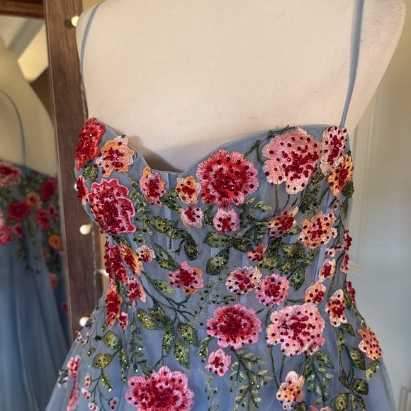 MAC DUGGAL
Strapless Embroidered Tulle Midi Dress Anthropologie - Picture 7 of 17